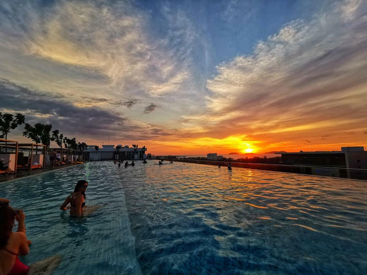 Jc Suites @ Sutera Avenue Kota Kinabalu Exteriör bild
